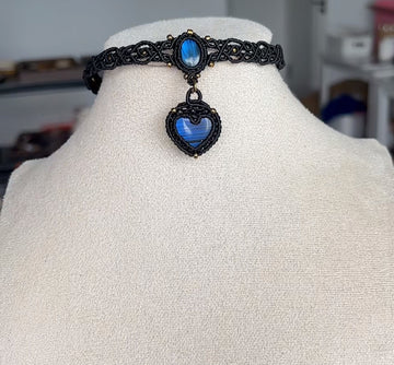 Blue-Flash Heart Labradorite Choker